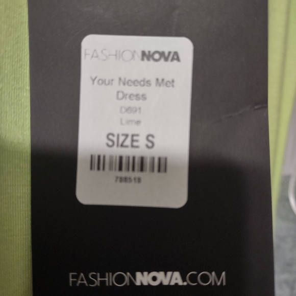 Dress by fashion Nova - Picture 2 of 3